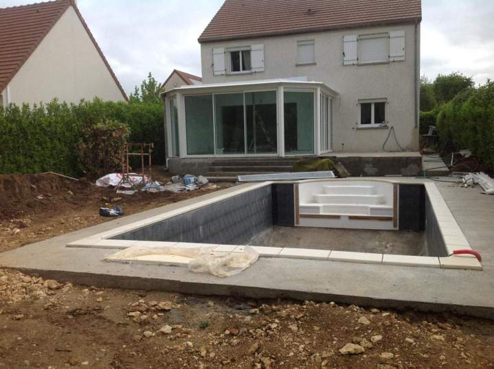 Installation piscine design Milly la Forêt