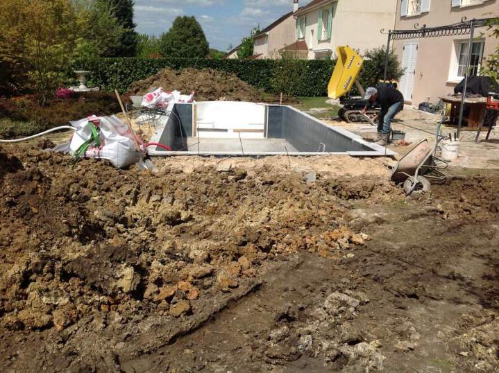 Installation piscine design Milly la Forêt